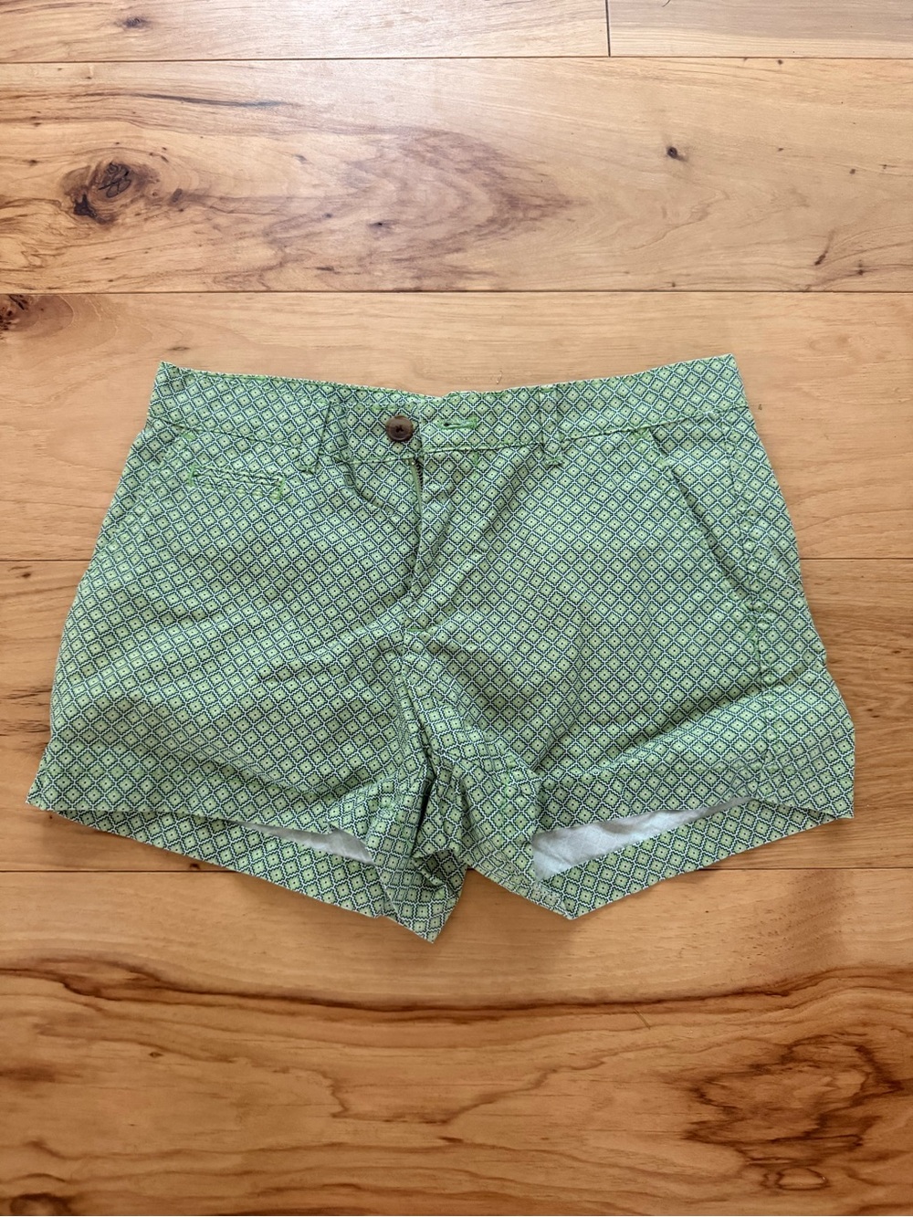 GAP green geometric shorts size 2